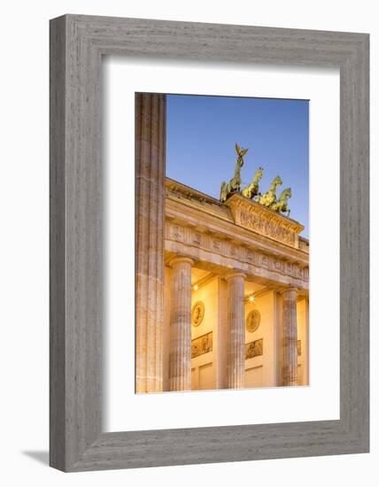 Germany, Deutschland. Berlin. Berlin Mitte. Brandenburg Gate, Brandenburger Tor-Francesco Iacobelli-Framed Photographic Print