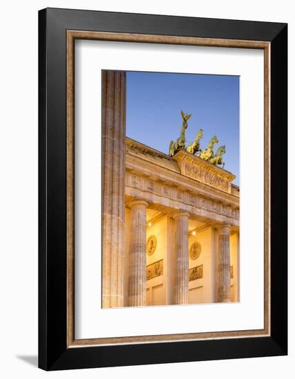 Germany, Deutschland. Berlin. Berlin Mitte. Brandenburg Gate, Brandenburger Tor-Francesco Iacobelli-Framed Photographic Print