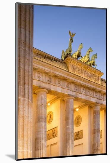 Germany, Deutschland. Berlin. Berlin Mitte. Brandenburg Gate, Brandenburger Tor-Francesco Iacobelli-Mounted Photographic Print