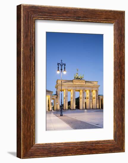 Germany, Deutschland. Berlin. Berlin Mitte. Brandenburg Gate, Brandenburger Tor-Francesco Iacobelli-Framed Photographic Print