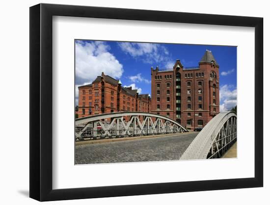 Germany, Hamburg, Riveted Steel Arches of the Pickhuben Bridge, Store Houses at the Kannengie§erort-Uwe Steffens-Framed Photographic Print