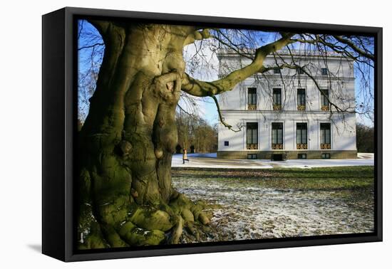 Germany, Hamburg-Uwe Steffens-Framed Premier Image Canvas