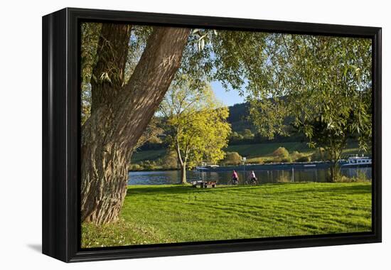 Germany, Rhineland-Palatinate, Moselle Shore, Cycle Track, Bicycle Tourists-Chris Seba-Framed Premier Image Canvas