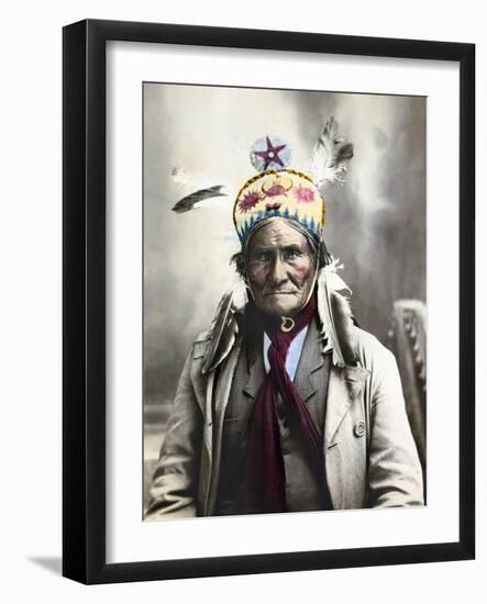 Geronimo (1829-1909)-null-Framed Photographic Print