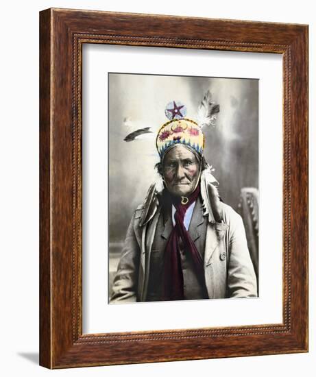 Geronimo (1829-1909)-null-Framed Photographic Print