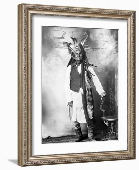 Geronimo (1829-1909)-null-Framed Photographic Print