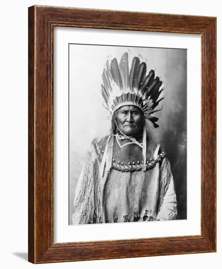 Geronimo (1829-1909)-Aaron Canady-Framed Photographic Print