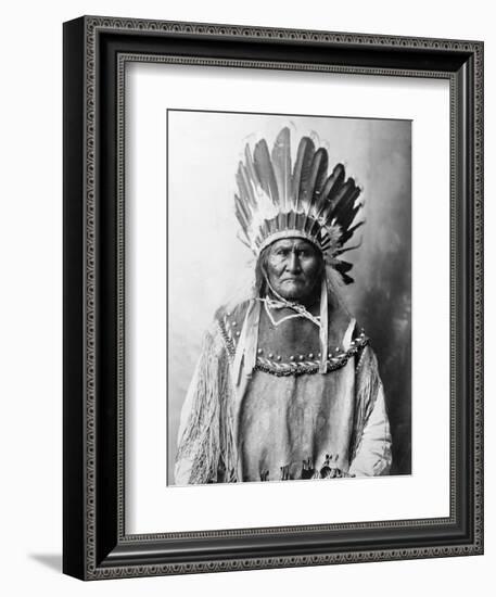 Geronimo (1829-1909)-Aaron Canady-Framed Photographic Print