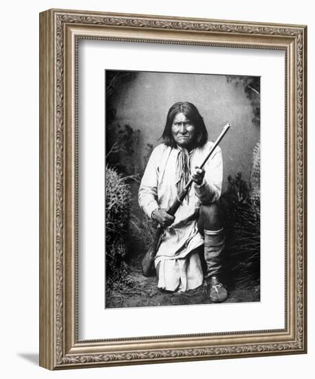 Geronimo (1829-1909)-null-Framed Photographic Print