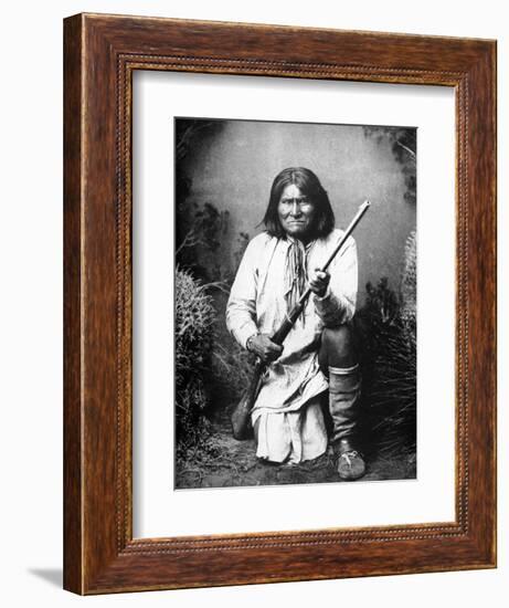 Geronimo (1829-1909)-null-Framed Photographic Print