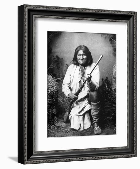 Geronimo (1829-1909)-null-Framed Photographic Print