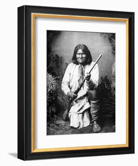 Geronimo (1829-1909)-null-Framed Photographic Print