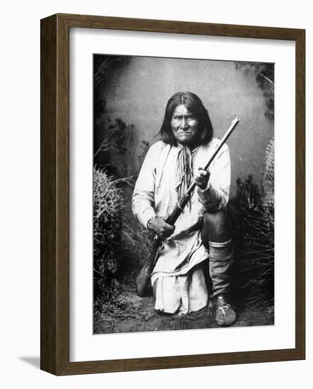 Geronimo (1829-1909)-null-Framed Photographic Print