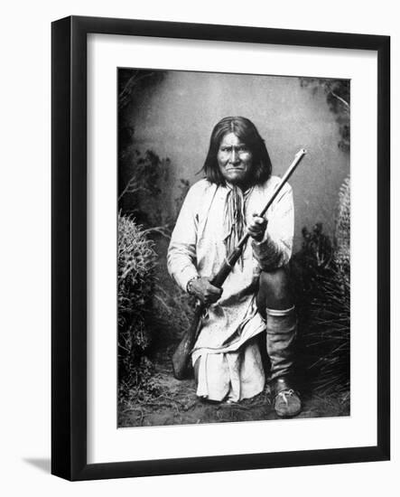 Geronimo (1829-1909)-null-Framed Photographic Print