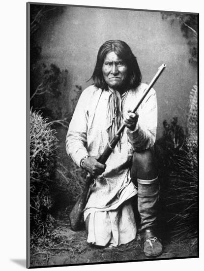 Geronimo (1829-1909)-null-Mounted Photographic Print