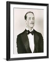 Getting a Closer Look-null-Framed Photo