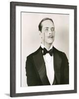 Getting a Closer Look-null-Framed Photo
