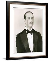 Getting a Closer Look-null-Framed Photo