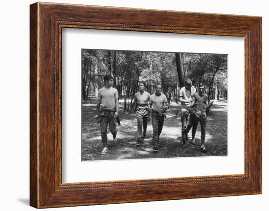 Gianni Rivera, Roberto Rosato, Giovanni Lodetti, Giorgio Puia and Gigi Riva Walking in Chapultepec-Sergio del Grande-Framed Photographic Print