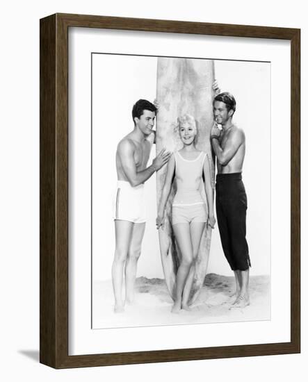 Gidget, James Darren, Sandra Dee, Cliff Robertson, 1961-null-Framed Photo