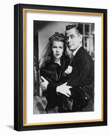 GILDA, 1946 directed by CHARLES VIDOR Rita Hayworth and Glenn Ford (b/w photo)-null-Framed Photo