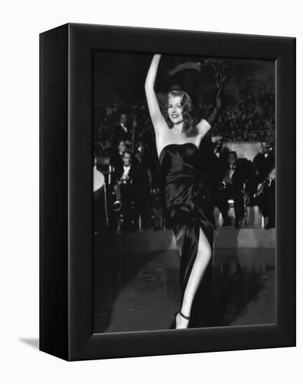 GILDA, 1946 directed by CHARLES VIDOR Rita Hayworth (b/w photo)-null-Framed Stretched Canvas