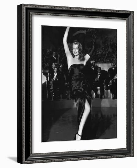 GILDA, 1946 directed by CHARLES VIDOR Rita Hayworth (b/w photo)-null-Framed Photo