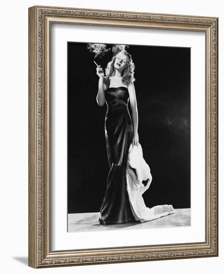 GILDA, 1946 directed by CHARLES VIDOR Rita Hayworth (b/w photo)-null-Framed Photo