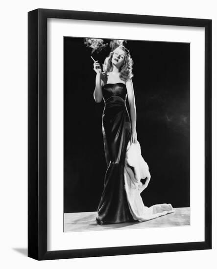 GILDA, 1946 directed by CHARLES VIDOR Rita Hayworth (b/w photo)-null-Framed Photo