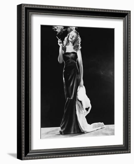 GILDA, 1946 directed by CHARLES VIDOR Rita Hayworth (b/w photo)-null-Framed Photo