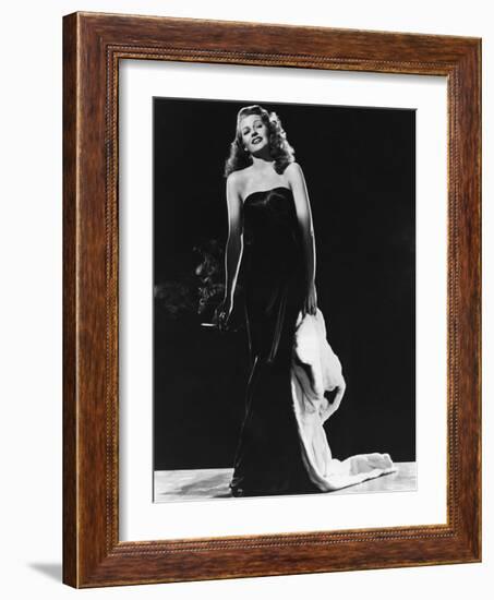 GILDA, 1946 directed by CHARLES VIDOR Rita Hayworth (b/w photo)-null-Framed Photo