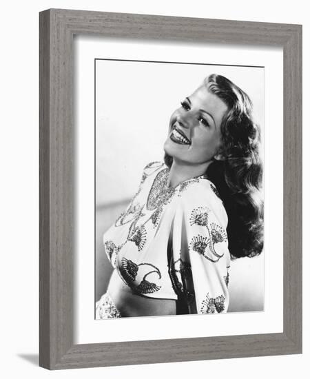 GILDA, 1946 directed by CHARLES VIDOR Rita Hayworth (b/w photo)-null-Framed Photo