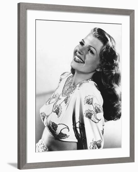 GILDA, 1946 directed by CHARLES VIDOR Rita Hayworth (b/w photo)-null-Framed Photo