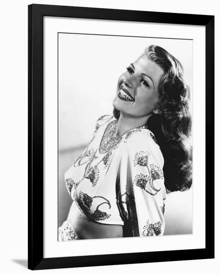 GILDA, 1946 directed by CHARLES VIDOR Rita Hayworth (b/w photo)-null-Framed Photo