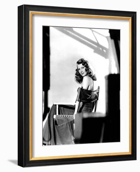 GILDA, 1946 directed by CHARLES VIDOR Rita Hayworth (b/w photo)-null-Framed Photo