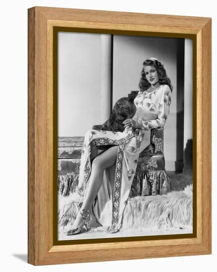 GILDA, 1946 directed by CHARLES VIDOR Rita Hayworth (b/w photo)-null-Framed Stretched Canvas