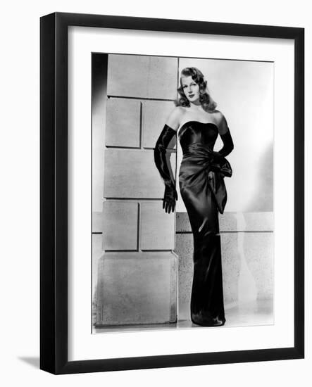 GILDA, 1946 directed by CHARLES VIDOR Rita Hayworth (b/w photo)-null-Framed Photo