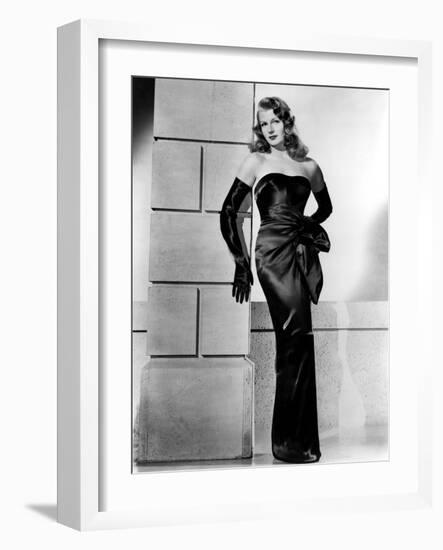 GILDA, 1946 directed by CHARLES VIDOR Rita Hayworth (b/w photo)-null-Framed Photo