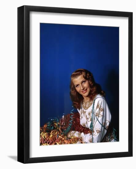 GILDA, 1946 directed by CHARLES VIDOR Rita Hayworth (photo)-null-Framed Photo