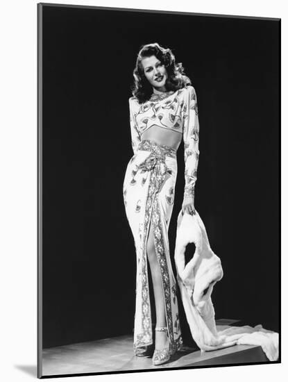 Gilda directed by Charles Vidor with Rita Hayworth 1946 (b/w photo)-null-Mounted Photo