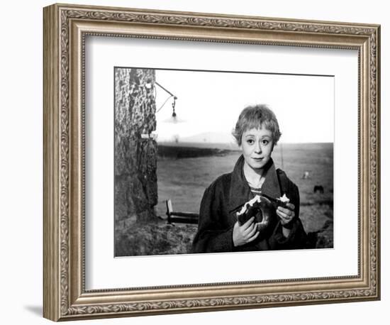 Giuletta Masina in 'La Strada', 1954-null-Framed Giclee Print