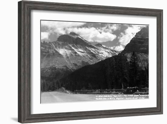 Glacier Nat'l Park, Montana - Going-to-the-Sun Hwy View-Lantern Press-Framed Art Print