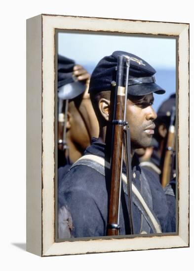 Glory (Pour la gloire) by EdwardZwick with Denzel Washington, 1989 (guerre by Secession) (photo)-null-Framed Stretched Canvas
