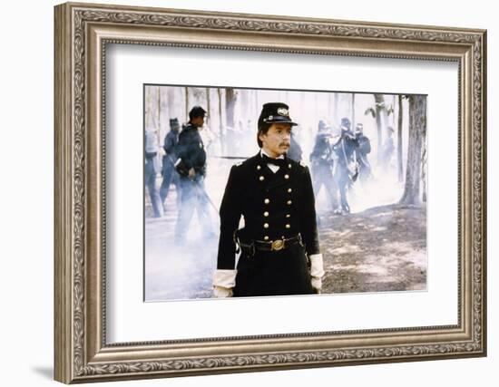 Glory (Pour la gloire) by EdwardZwick with Matthew Broderick, 1989 (guerre by Secession) (photo)-null-Framed Photo