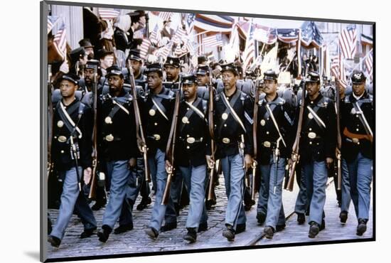 Glory (Pour la gloire) by EdwardZwick with Morgan Freeman, 1989 (guerre by Secession) (photo)-null-Mounted Photo