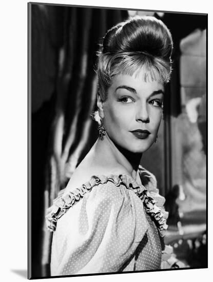 Golden Helmet' by Jacques Becker starring Simone Signoret, 1952 (b/w photo)-null-Mounted Photo