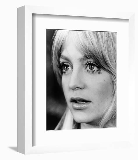 Goldie Hawn - Shampoo-null-Framed Photo