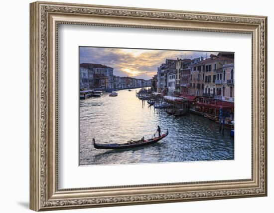 Gondola on the Grand Canal at sunset in winter, from Rialto Bridge, Venice, UNESCO World Heritage S-Eleanor Scriven-Framed Photographic Print