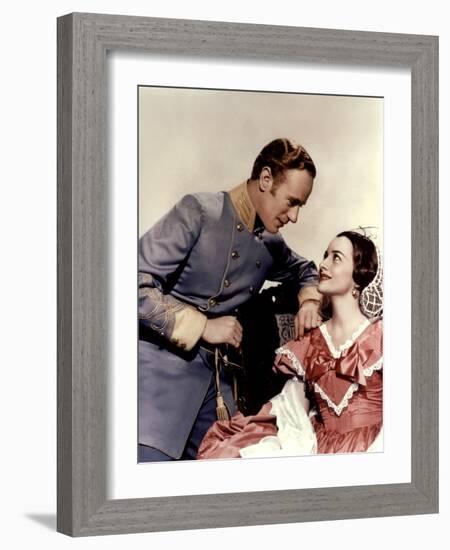 Gone with the Wind, 1939 directed by Victor FlemingLeslie Howard and Olivia by Havilland (photo)-null-Framed Photo