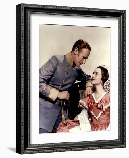 Gone with the Wind, 1939 directed by Victor FlemingLeslie Howard and Olivia by Havilland (photo)-null-Framed Photo